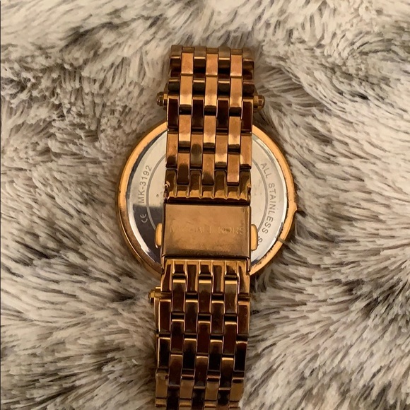 ✨Used Michael Kors watch✨ - Picture 2 of 2